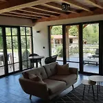 Gezellig Met Zwembad En Sauna In - Bellezelles