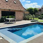 Gezellig Met Zwembad En Sauna In - Bellezelles 度假居