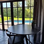 Gezellig Met Zwembad En Sauna In - Bellezelles *