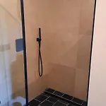 Gezellig Met Zwembad En Sauna In - Bellezelles *