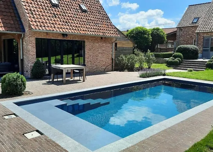 Gezellig Met Zwembad En Sauna In - Bellezelles Holiday home