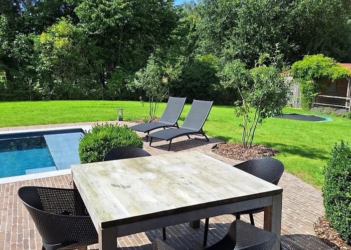 Holiday home Gezellig Met Zwembad En Sauna In - Bellezelles *