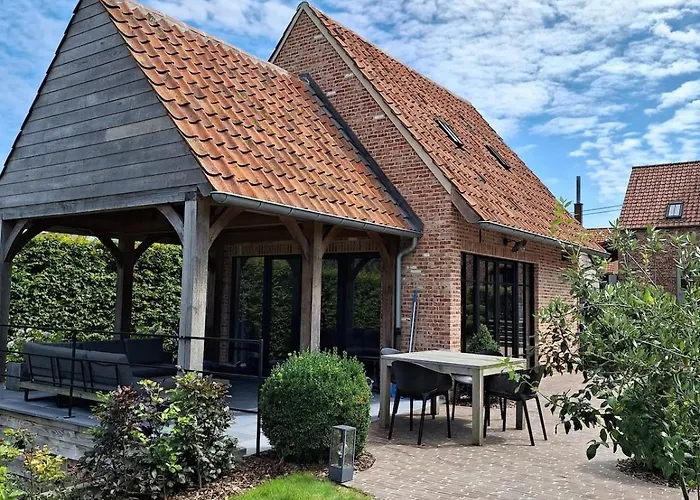 Holiday home Gezellig Met Zwembad En Sauna In - Bellezelles Ellezelles