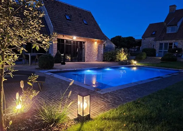 Gezellig Met Zwembad En Sauna In - Bellezelles *