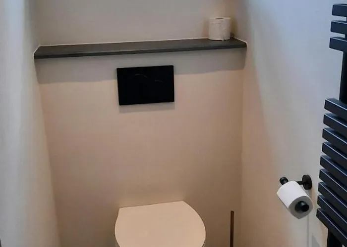 Holiday home Gezellig Met Zwembad En Sauna In - Bellezelles *