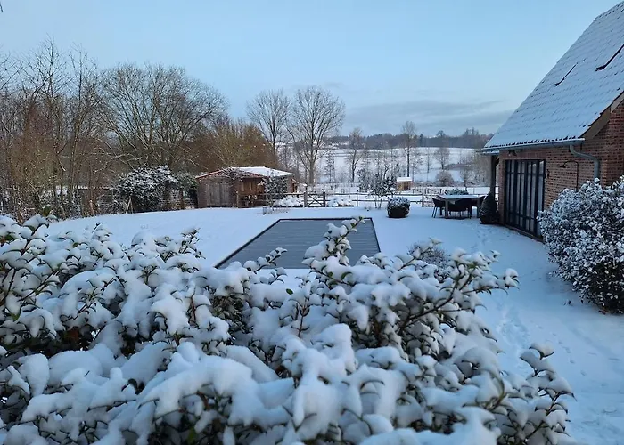 Holiday home Gezellig Met Zwembad En Sauna In - Bellezelles *